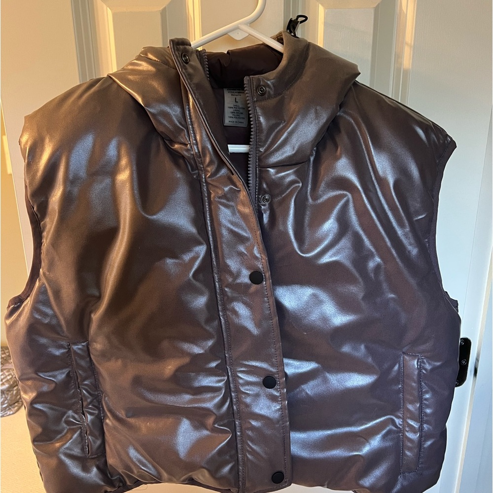 MONO B hooded puffer vest